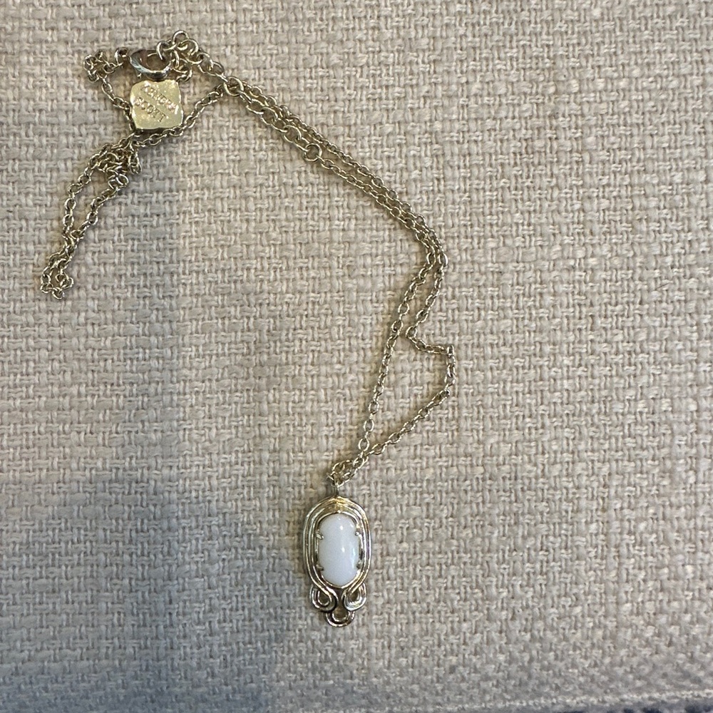 Kendra Scott white and gold pendant necklace
